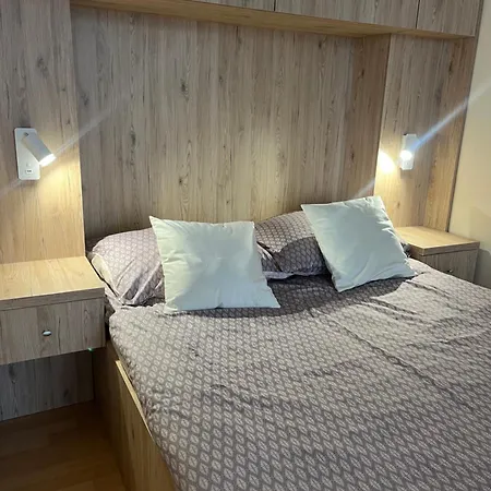 Przy Sprzymierzeńców 8, Apartamento *