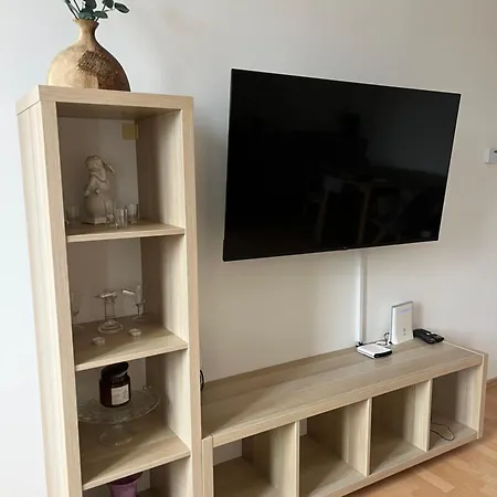 Przy Sprzymierzeńców 8, Apartamento *