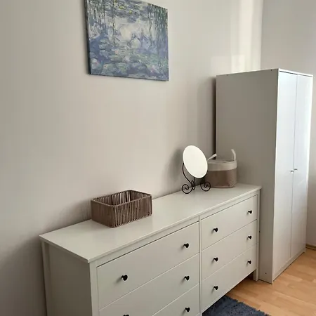Przy Sprzymierzeńców 8,