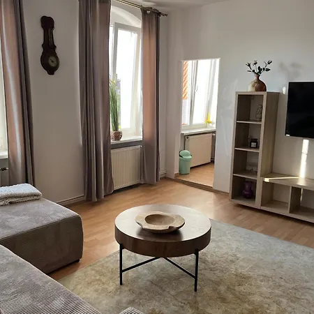 Przy Sprzymierzeńców 8, *