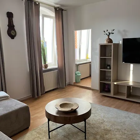 Przy Sprzymierzeńców 8,