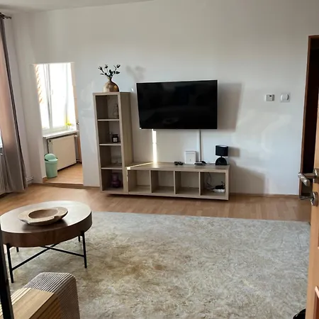Przy Sprzymierzeńców 8, Apartamento *