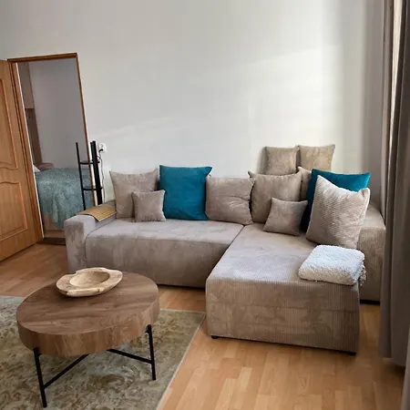 Przy Sprzymierzencow 8, Apartment